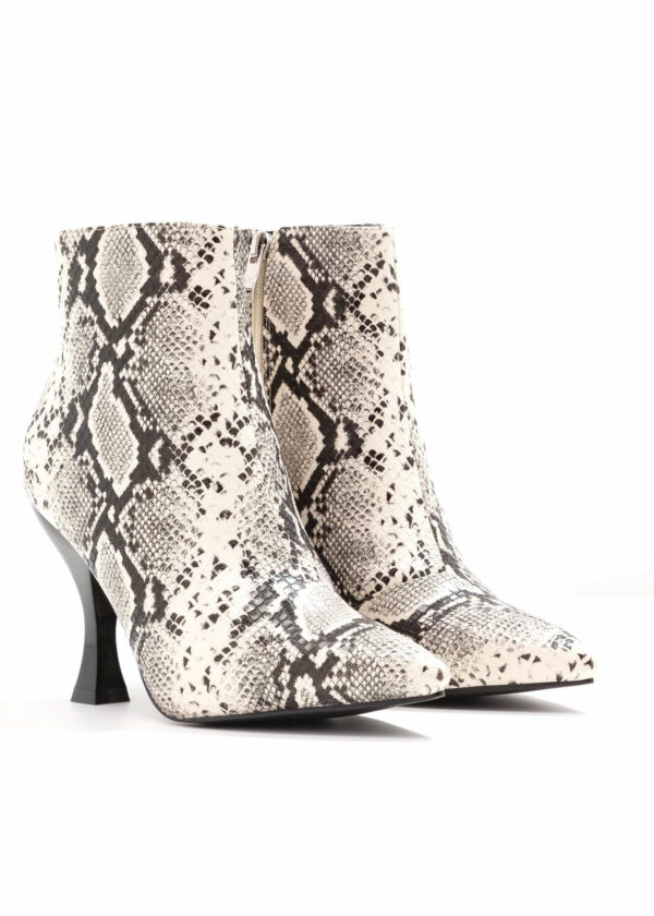 f9b7ec8c8aa34627b75abe7c255b28b9